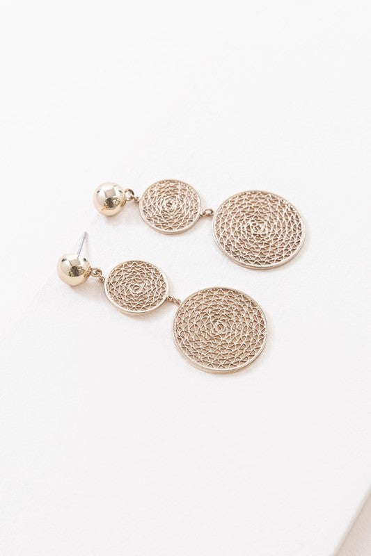 Delicate small and large disk webbed drop earrings in gold.