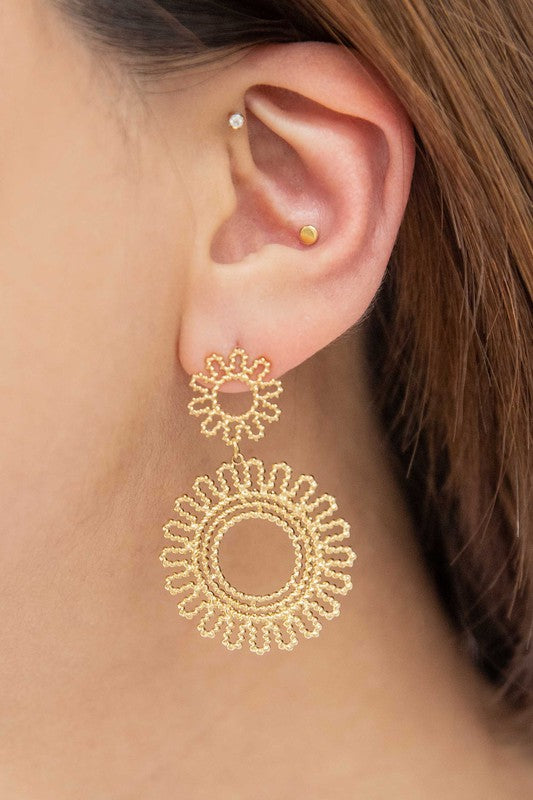 Lovoda Lace Flower Drop Earrings