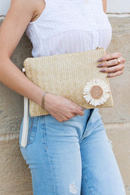 Aili's Corner Straw and Vegan Leather Daisy Wristlet Clutch