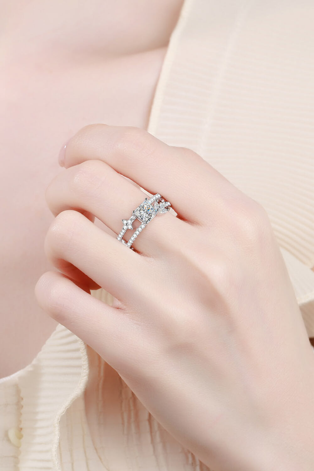 Paris - Moissanite Double Layered Ring